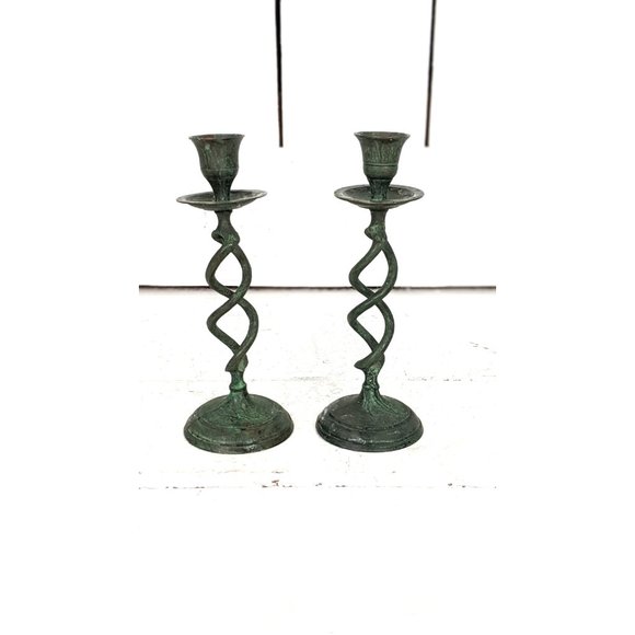 Vintage metal ornate pillar candle holder candlesticks set of 2 - Picture 2 of 6